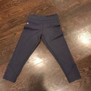 Mari NEW Women's Short Legging, Capri Pant